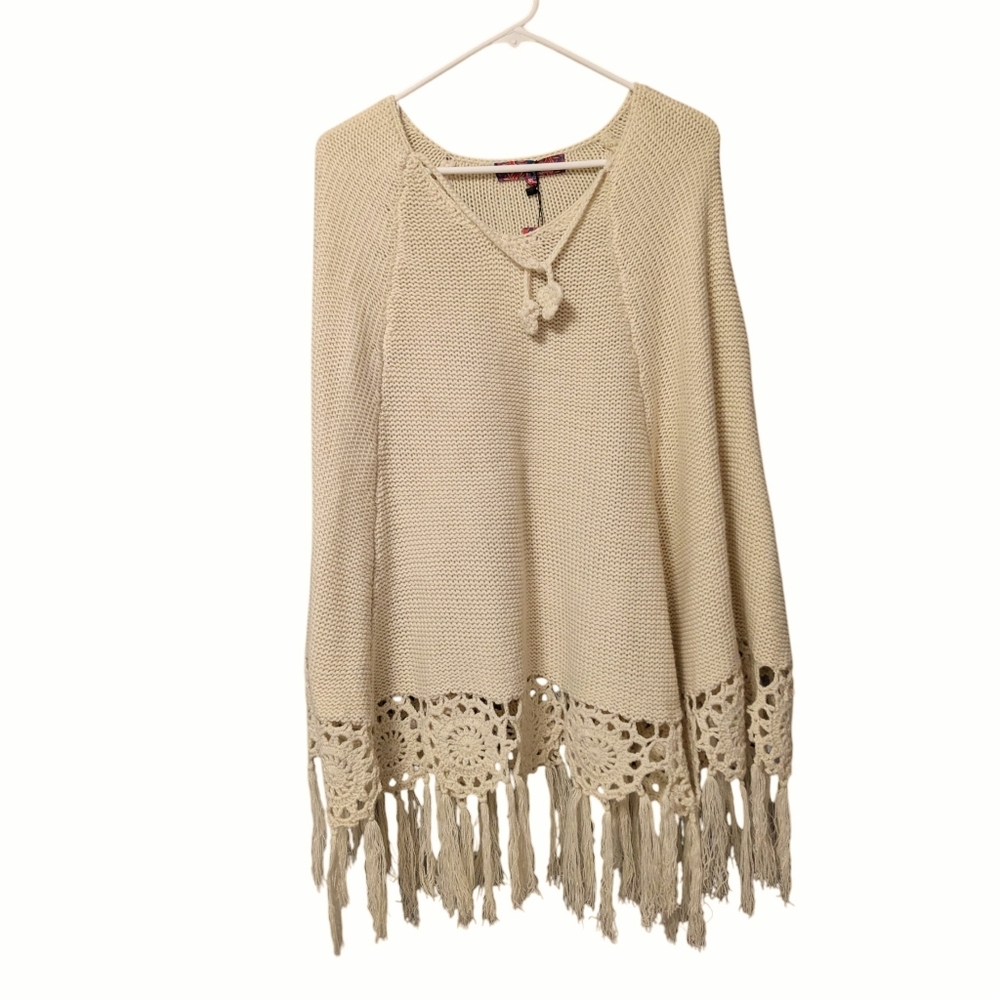 NWT Selfie Couture by Trendology Elegant Cream Fringe Poncho Cape